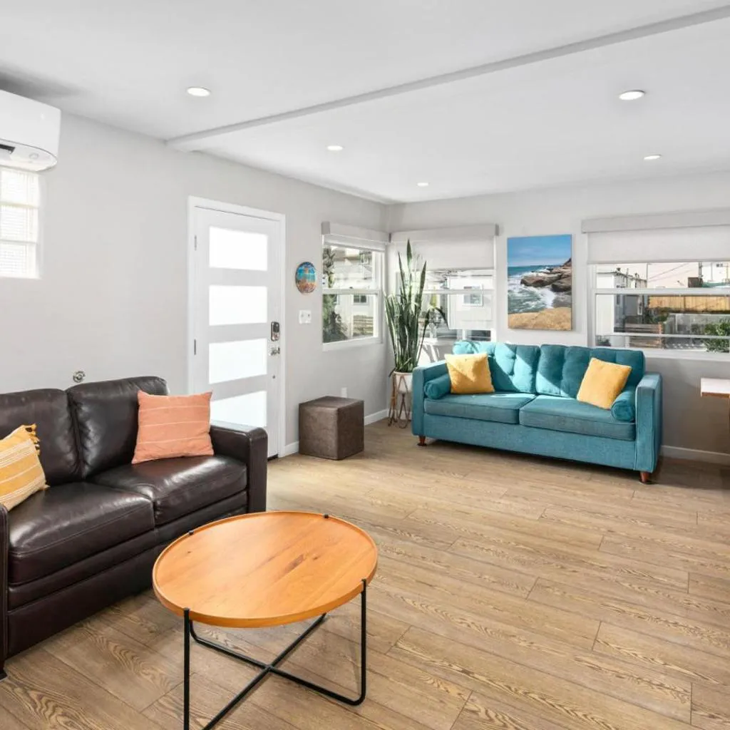 Photograph of Newly Renovated 3BR Modern Apt in Heart of Ocean Beach