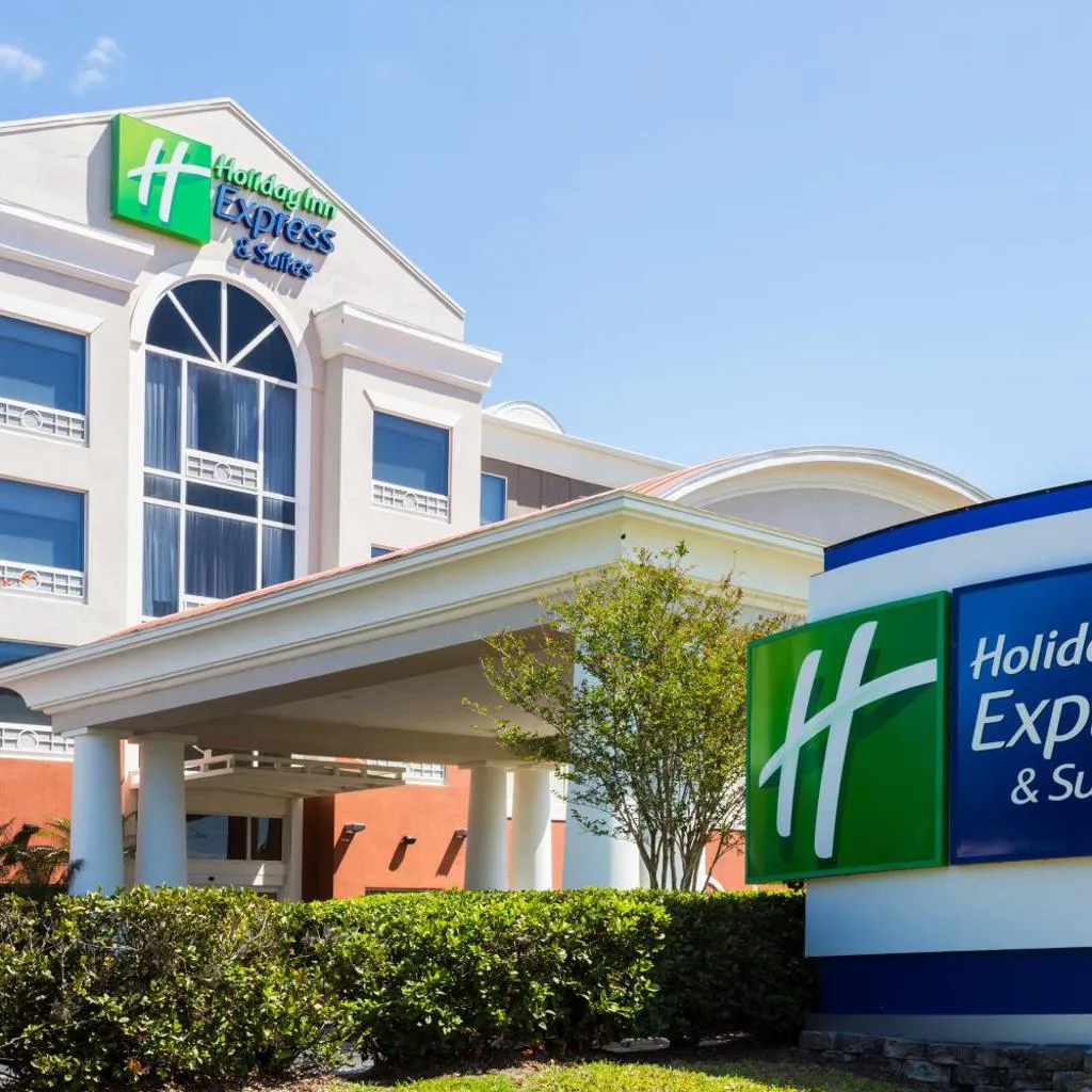 Photograph of Holiday Inn Express Hotel & Suites Tampa-Fairgrounds-Casino by IHG