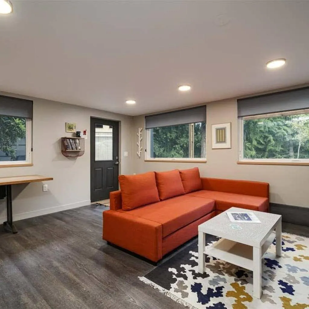 Photograph of #StayInMyDistrict Multnomah Village Modern Retreat