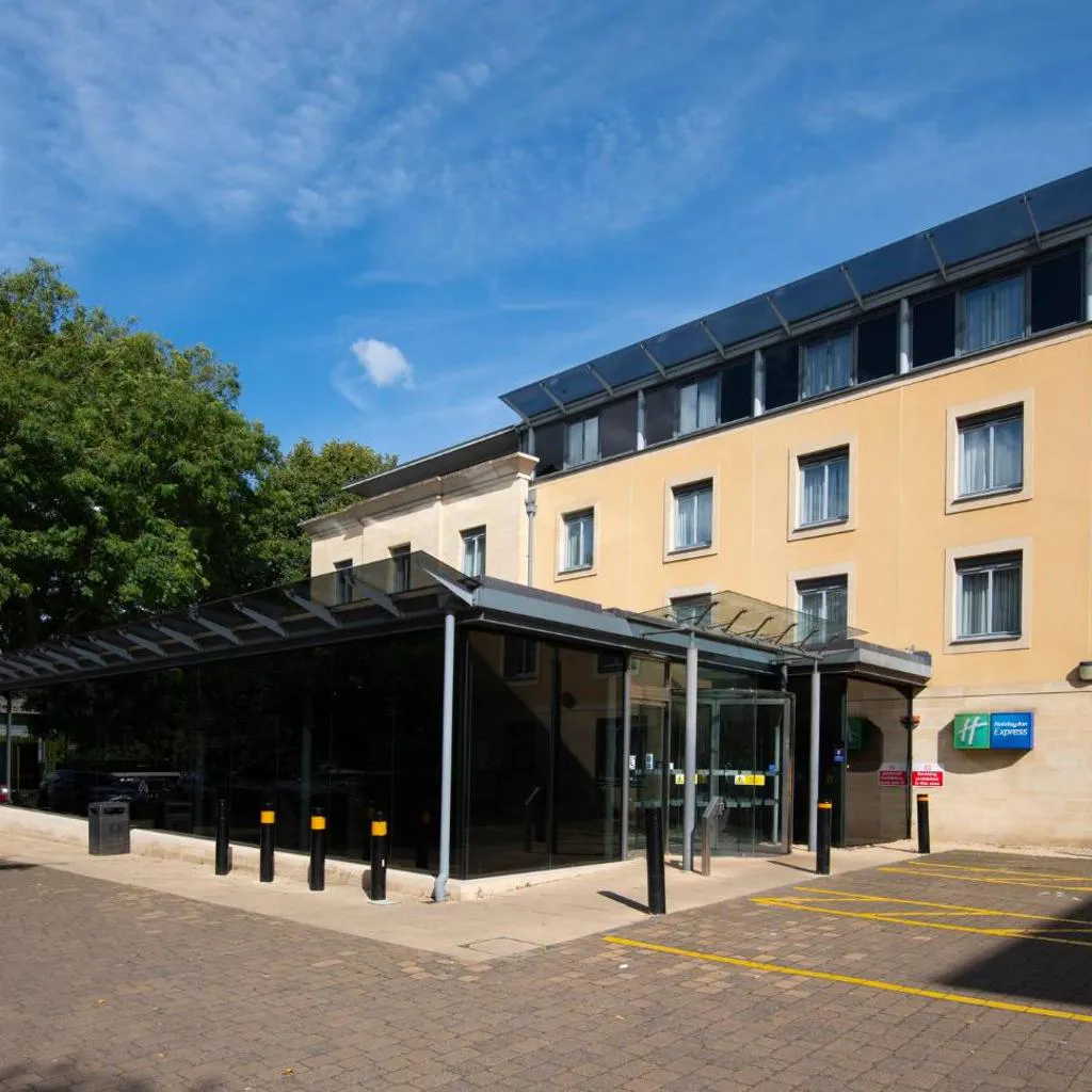 Photograph of Holiday Inn Express Bath by IHG