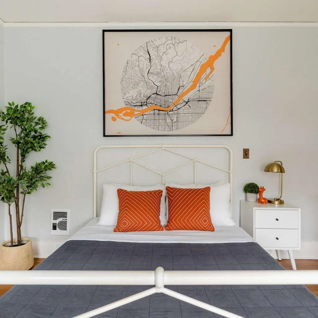 Photograph of Stay Portland - PDX Art Deco Lounge - Local Eateries, Bars & Shops