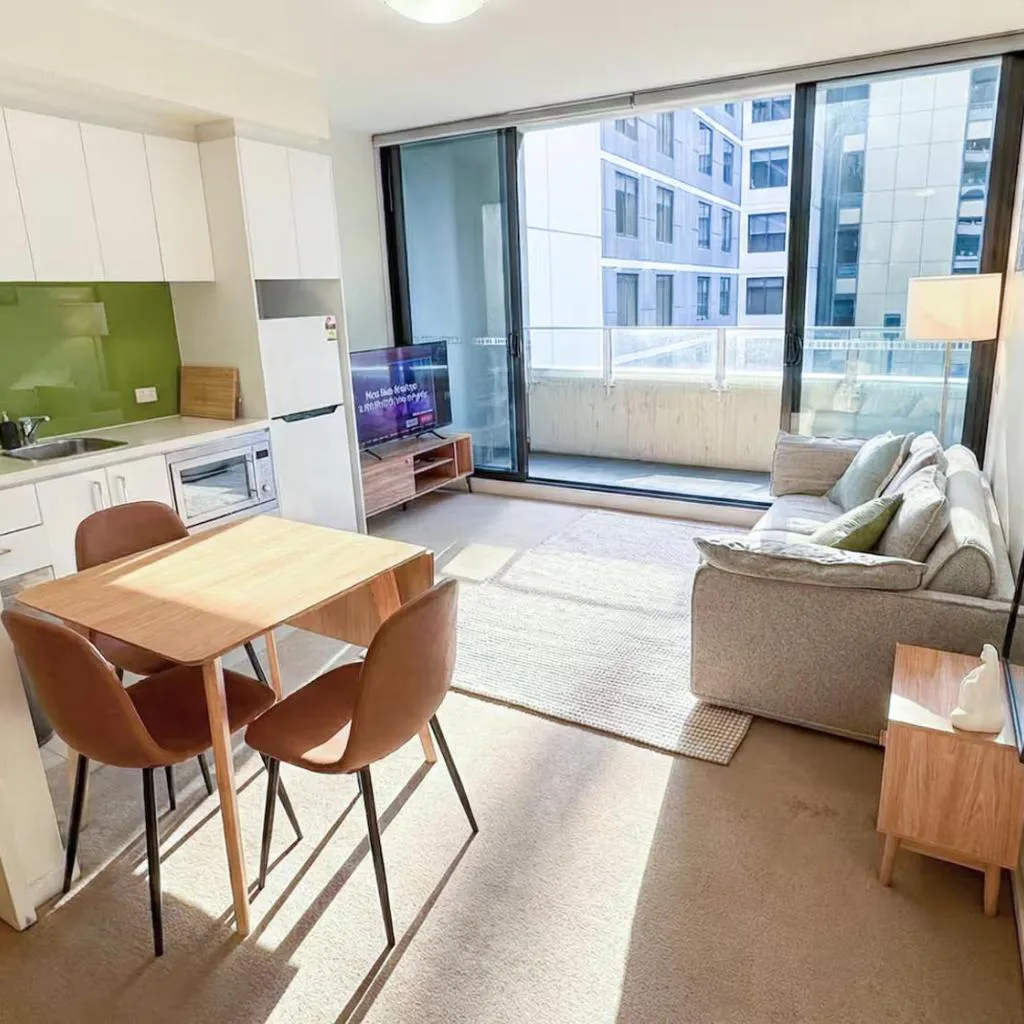 Photograph of Modern CBD Apartment - Pool, Gym & Laneway Dining