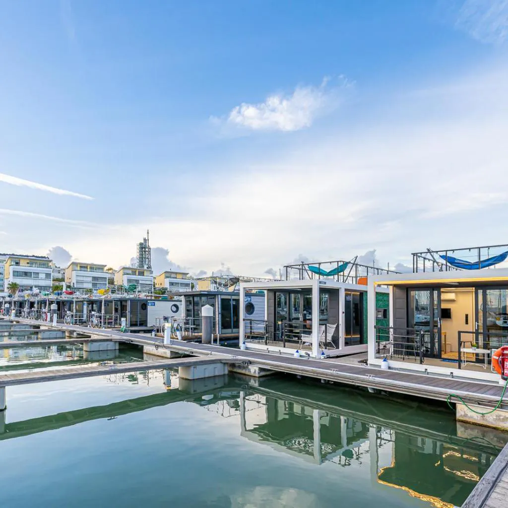 Photograph of The Homeboat Company Parque das Nações-Lisboa