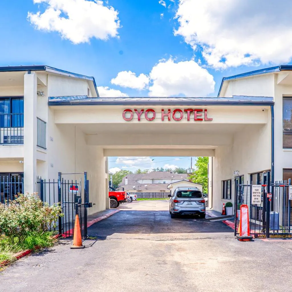 Photograph of OYO Hotel Houston N Fm-1960 Champions TX