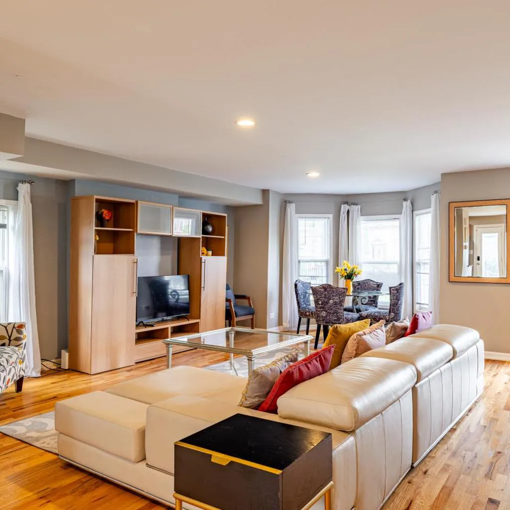 Photograph of Spacious Row Home next Transit near Downtown w Parking