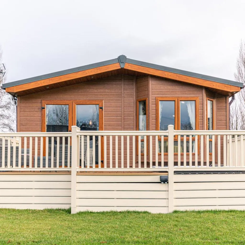 Photograph of Green Acres Lodge with Hot Tub