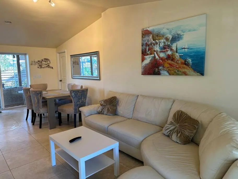 Photograph of Location! Tropical oasis close to Siesta Beach