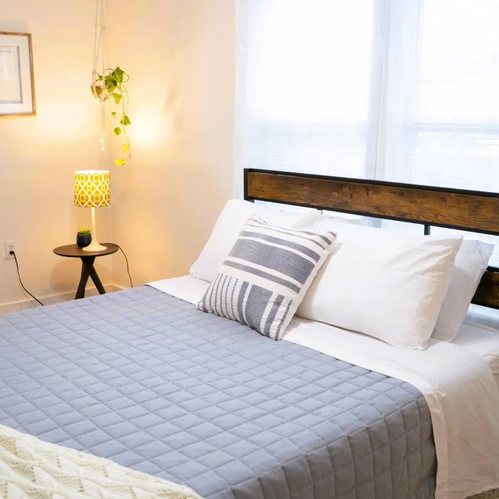 Photograph of Summer House - 1Br-1Ba - Second Floor Apt - Five Minute Walk To City Gates