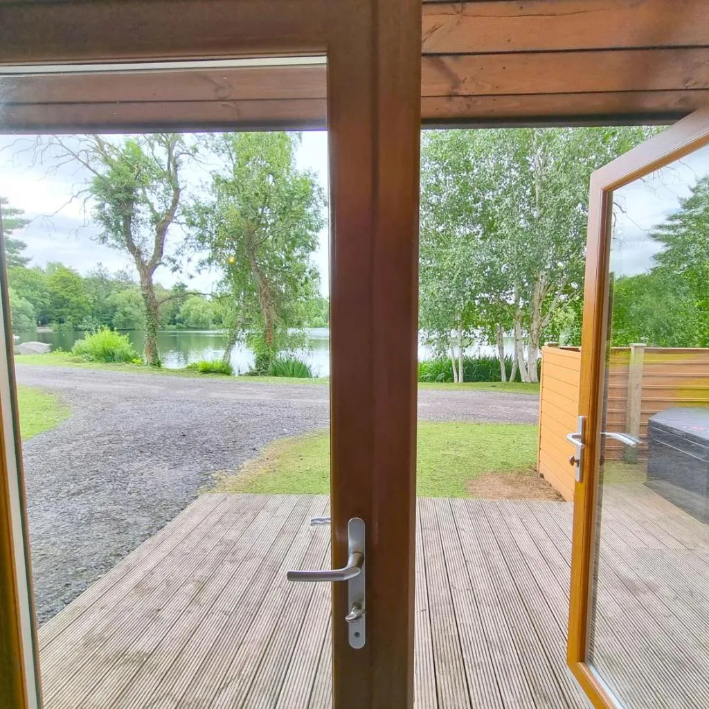 Photograph of Oak Lodge 7 Hot Tub
