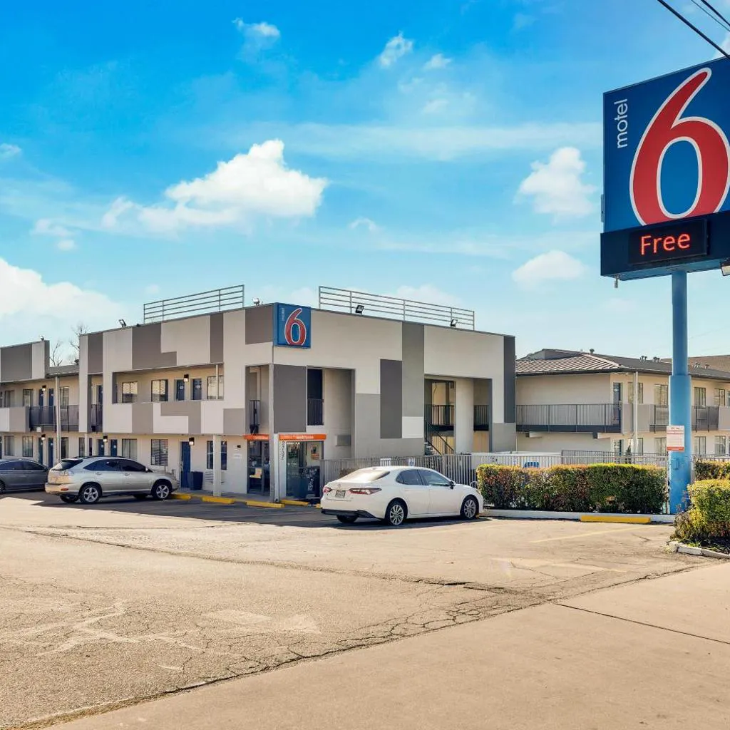 Photograph of Motel 6-Austin, TX - Airport - South