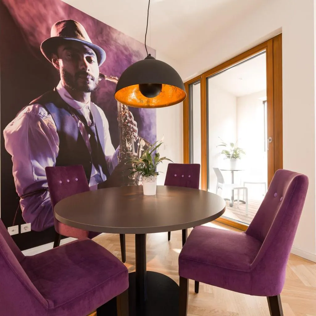 Photograph of Modernes Apartment am Neumarkt