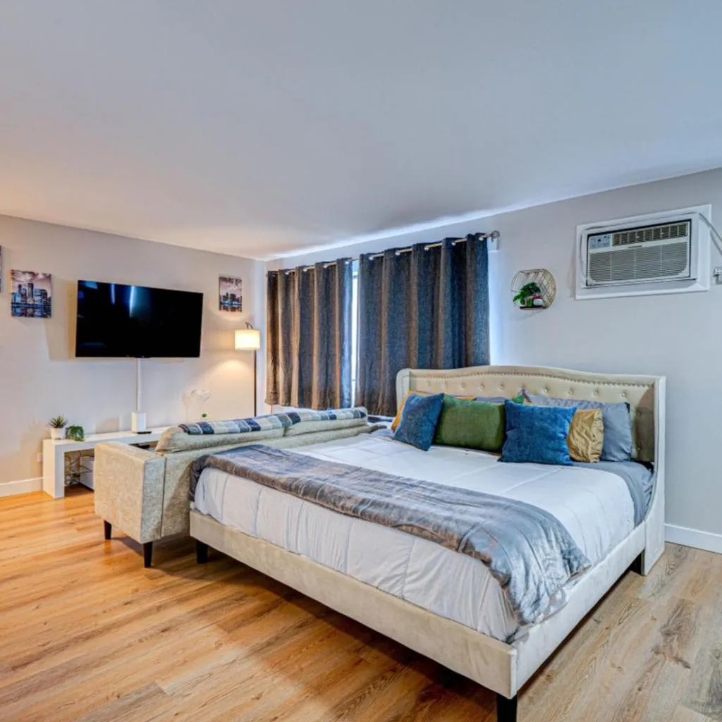 Photograph of Luxury King Bed • Remodeled Safe Chicago Condo