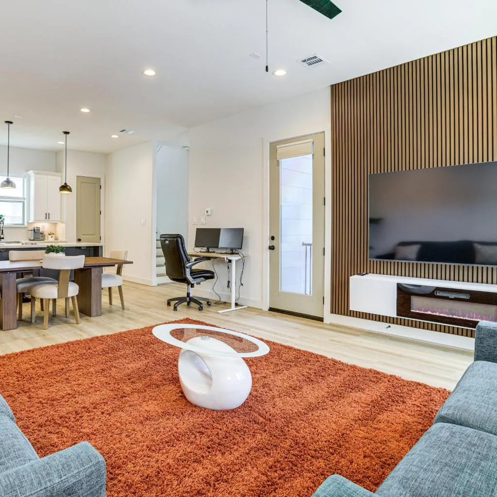 Photograph of Your Houston HQ! Modern Unit w/ Yard & Workspace