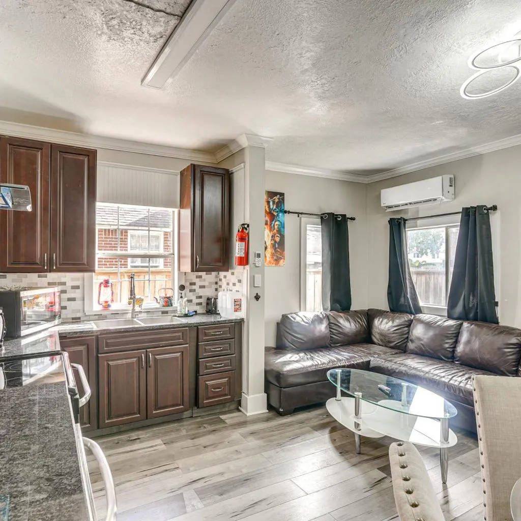 Photograph of EaDo Nightlife & Sports Hub! Walkable Houston Stay