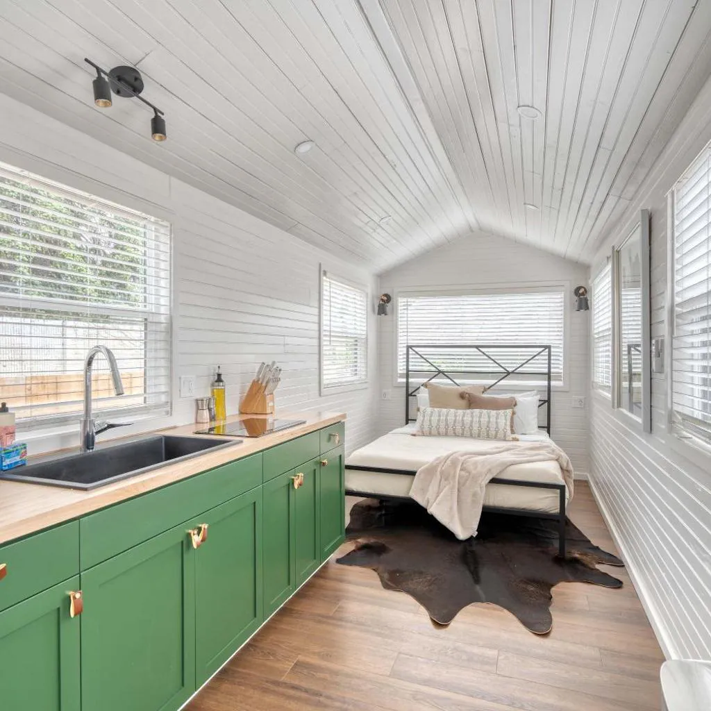 Photograph of Stay Portland - Noir-Emerald Modern TinyLux in Portland