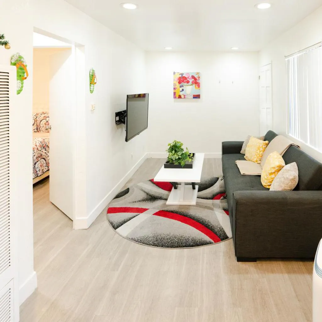 Photograph of Cozy 2BR in Hollywood Koreatown Free Parking Close to Downtown