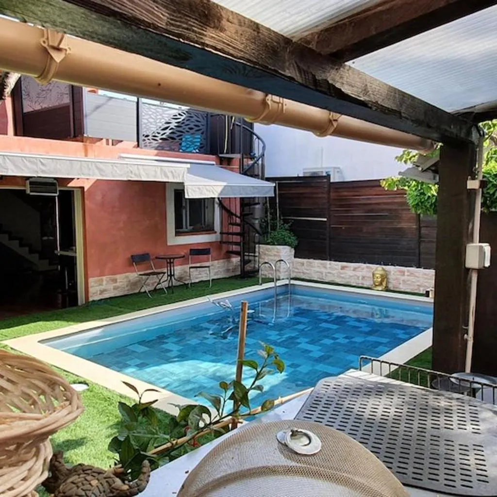 Photograph of Villa Pavillionnaire Piscine Parking Privé proche calanques
