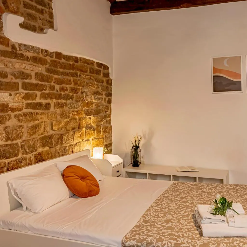 Photograph of Dante's Room dei Cerchi
