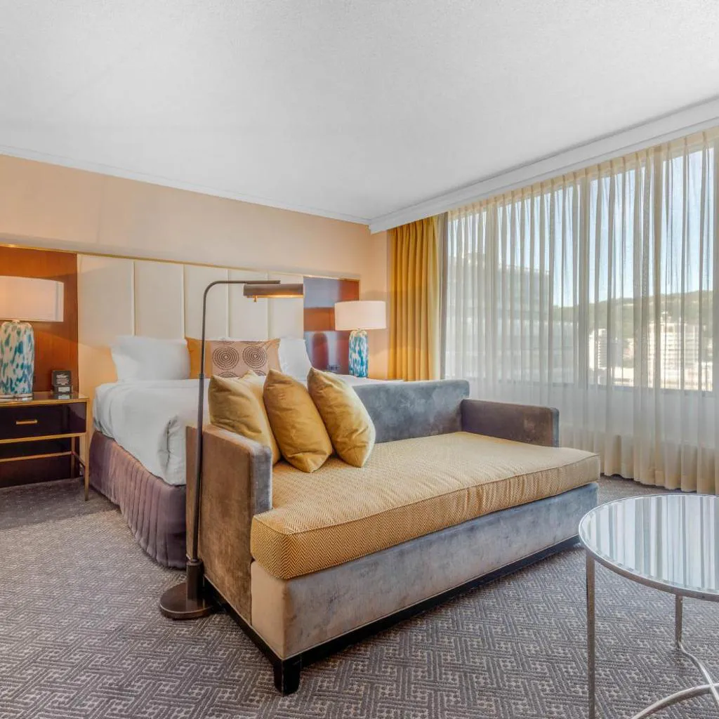 Photograph of Omni Mont-Royal Hotel