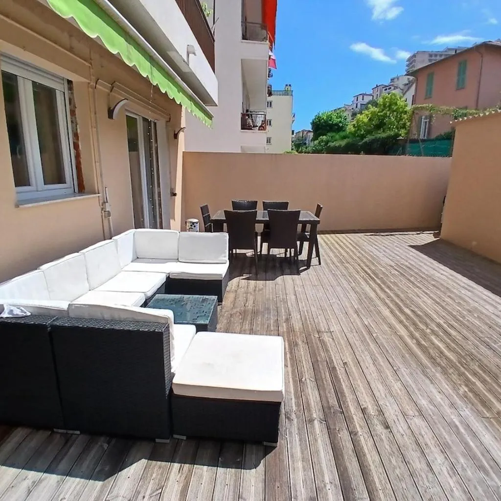 Photograph of Nice 3P large terrace