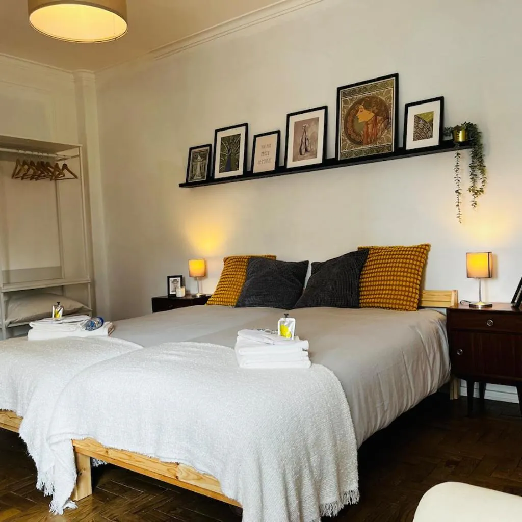 Photograph of Low Cost Airport Whole Apartment
