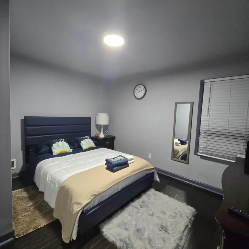 Photograph of Lovely room in Gresham park- tv, queen size