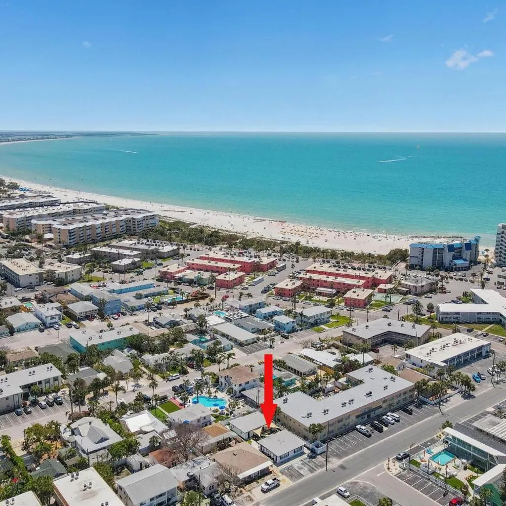 Photograph of Winter Getaway! Walkable to Beach Access, Restaurants & Nightlife! Beach Equipment Included & Pet Friendly!