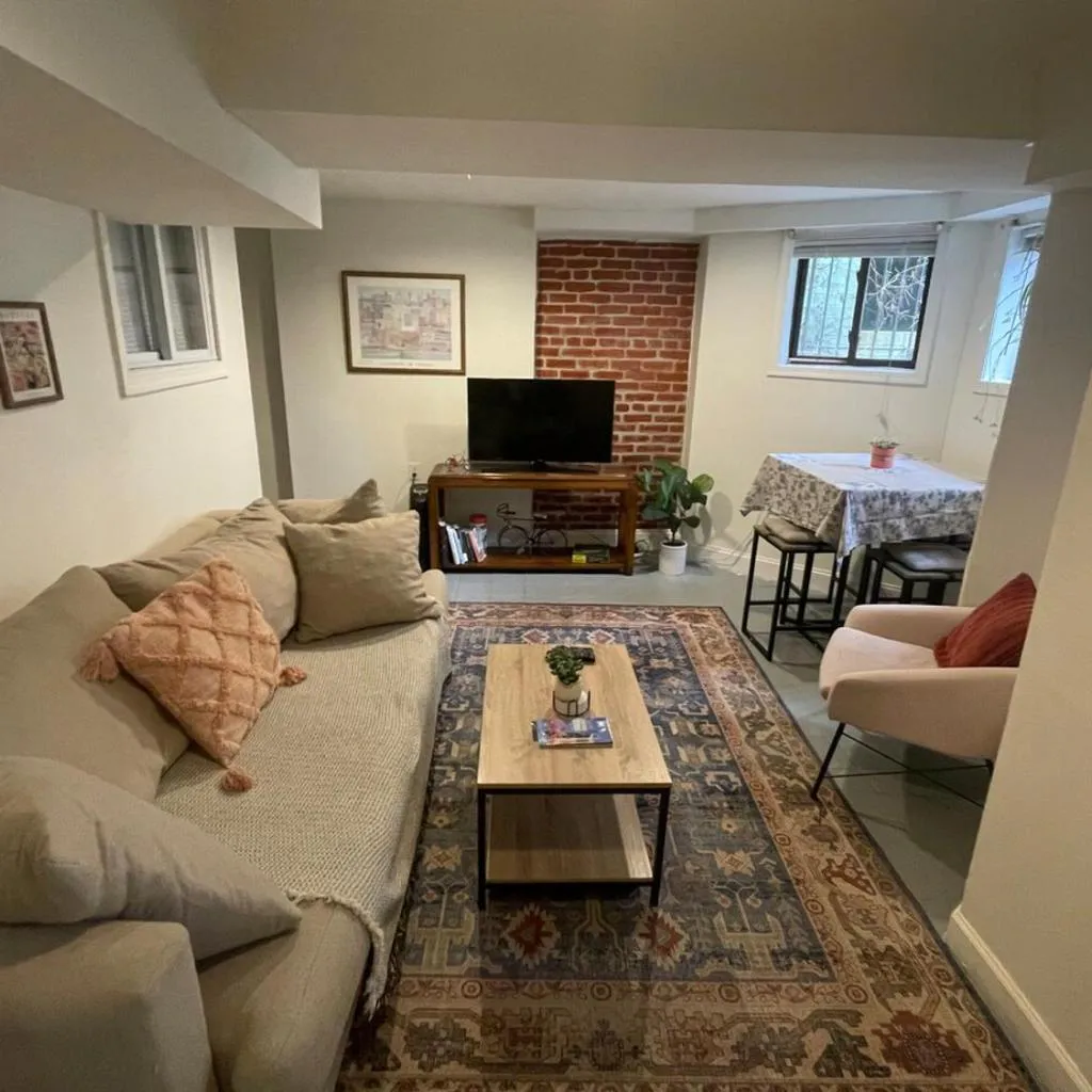 Photograph of Charming & Spacious Apt in Historic Rowhouse