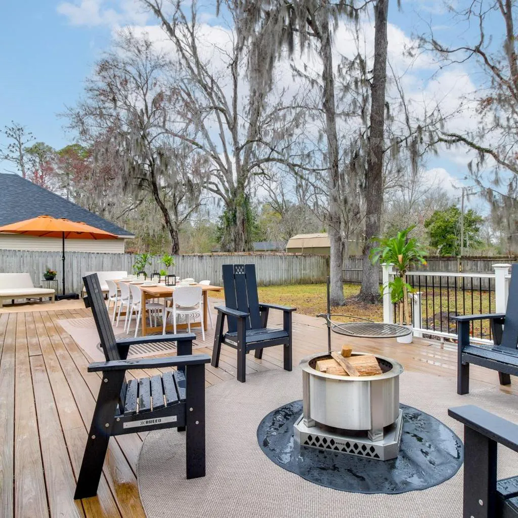 Photograph of Savannah Haven w/ Gazebo, Grill & Fire Pit