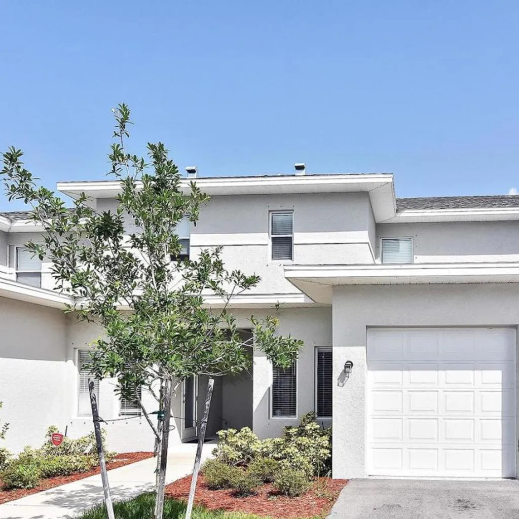 Photograph of Modern Townhouse close to beaches