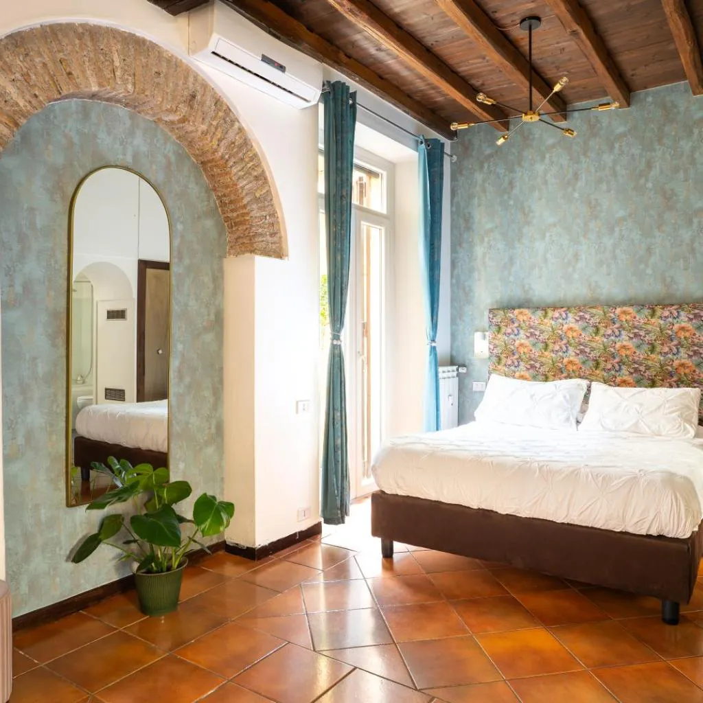 Photograph of Quiet Trevi Fountain Apartment Courtyard & Patio