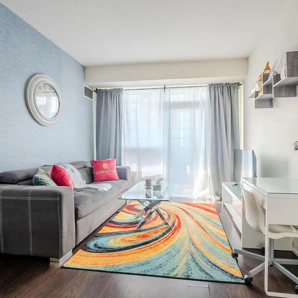 Photograph of Modern 2Bd 2Ba Skyscraper Free parking