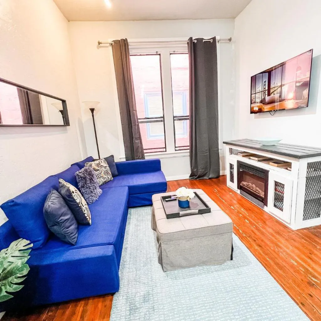 Photograph of 2BR Downtown Suite Free Parking - Conv Center