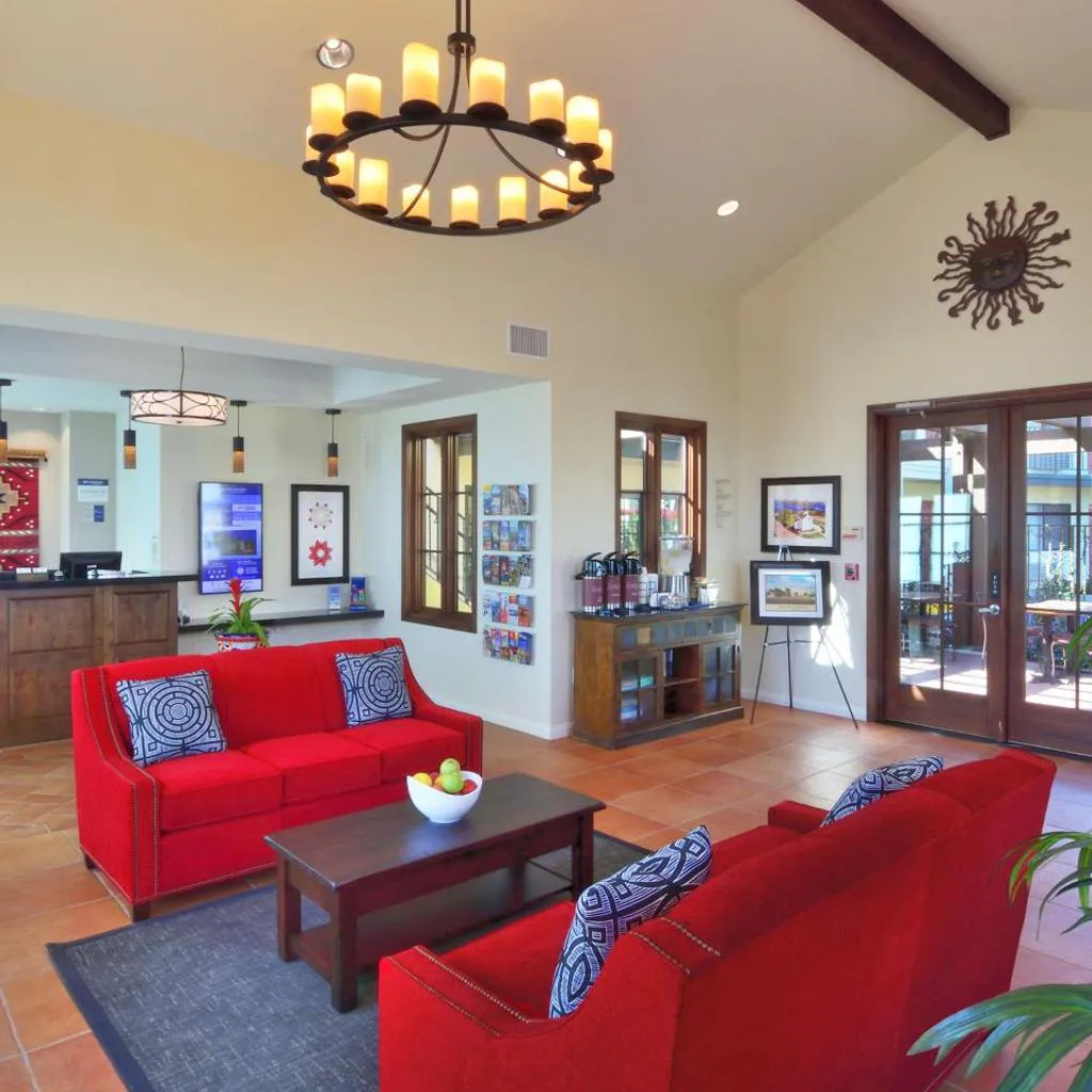 Photograph of Lamplighter Inn & Suites at SDSU