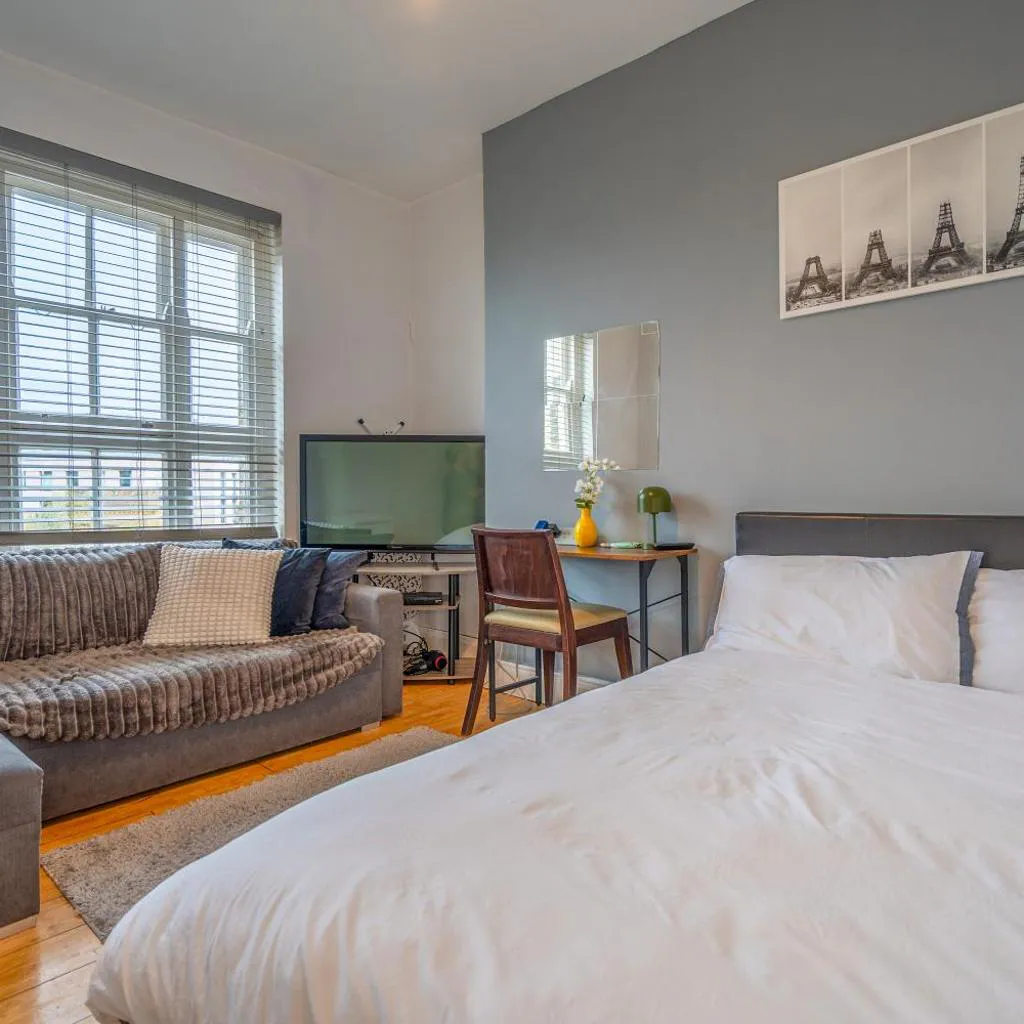 Photograph of Fully Furnished Flat in Holborn