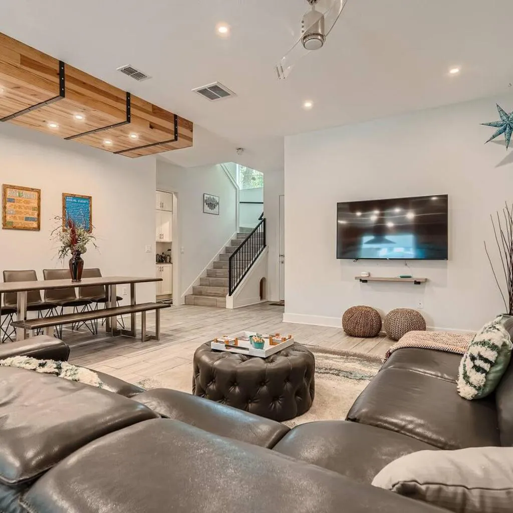 Photograph of Central Austin Pet Friendly Compound w/Lap Pool