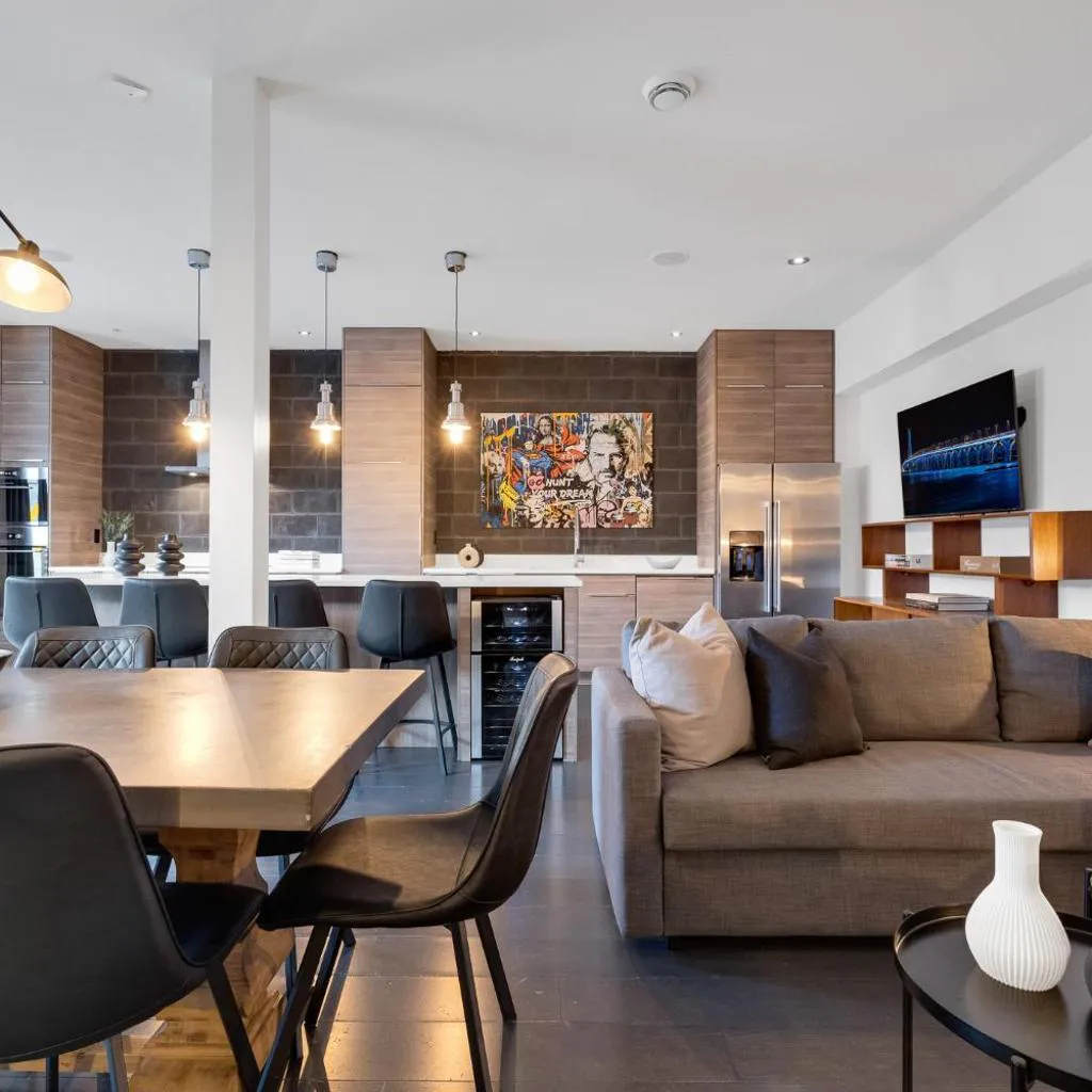 Photograph of LiV MTL Plato Luxurious & Spacious Rooftop Penthouse Near Downtown