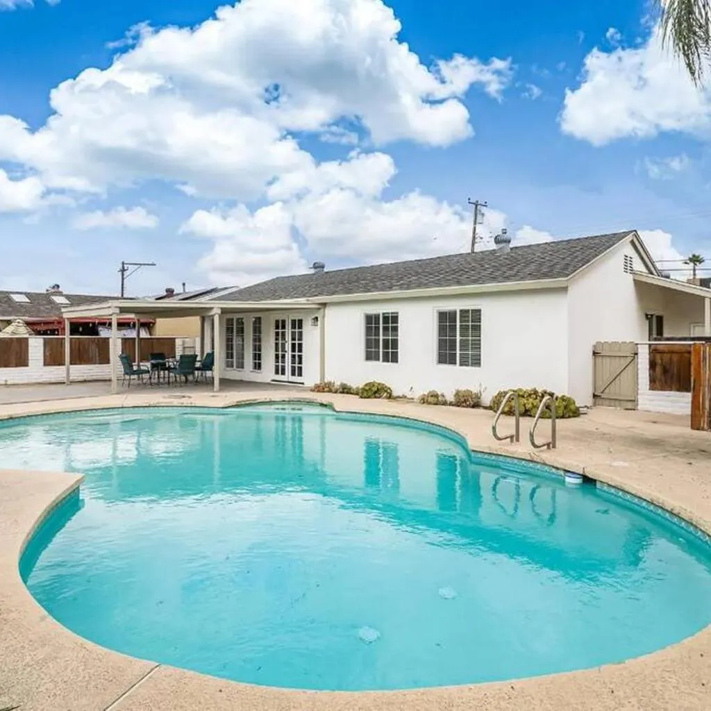 Photograph of Heated pool, Sunny San Diego, Entire home, Free Parking, BBQ, Pets allowed, family neighborhood!