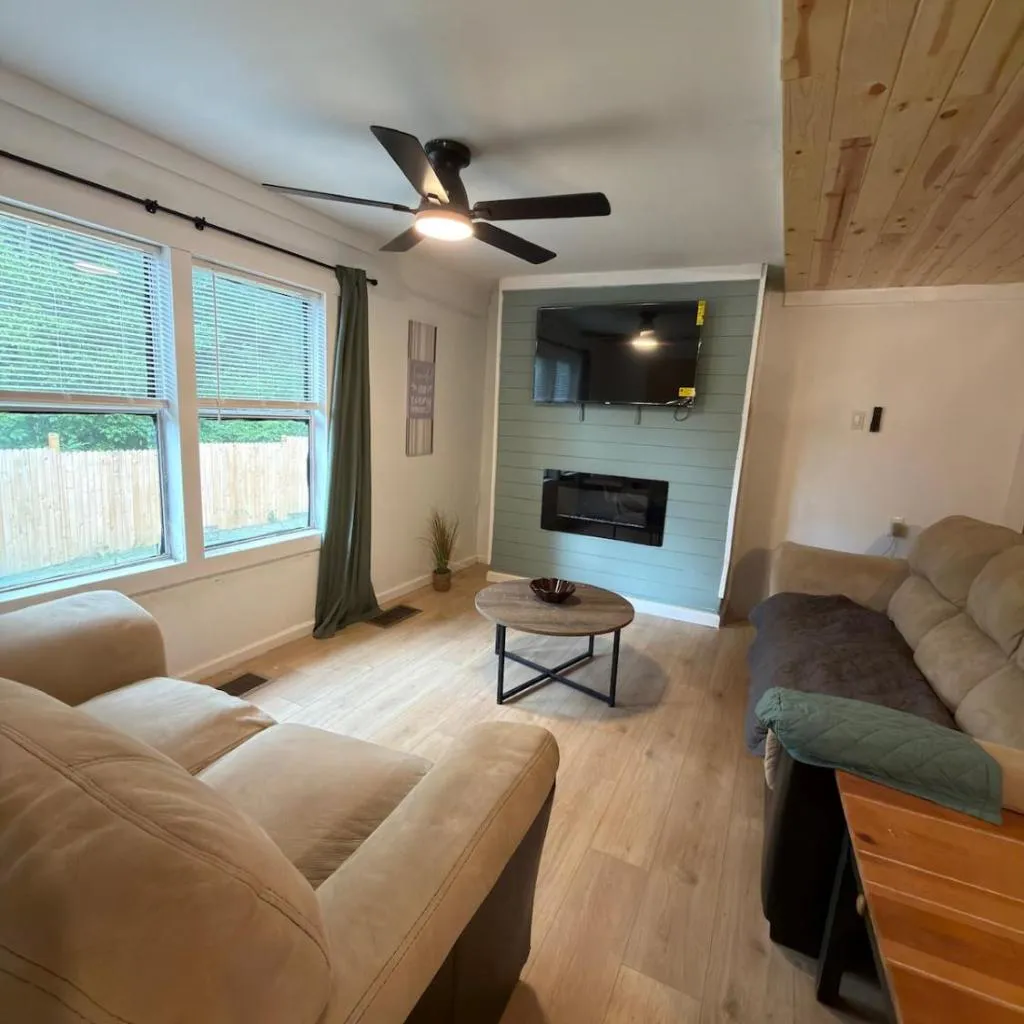 Photograph of Peaceful Private Cabin near Everything