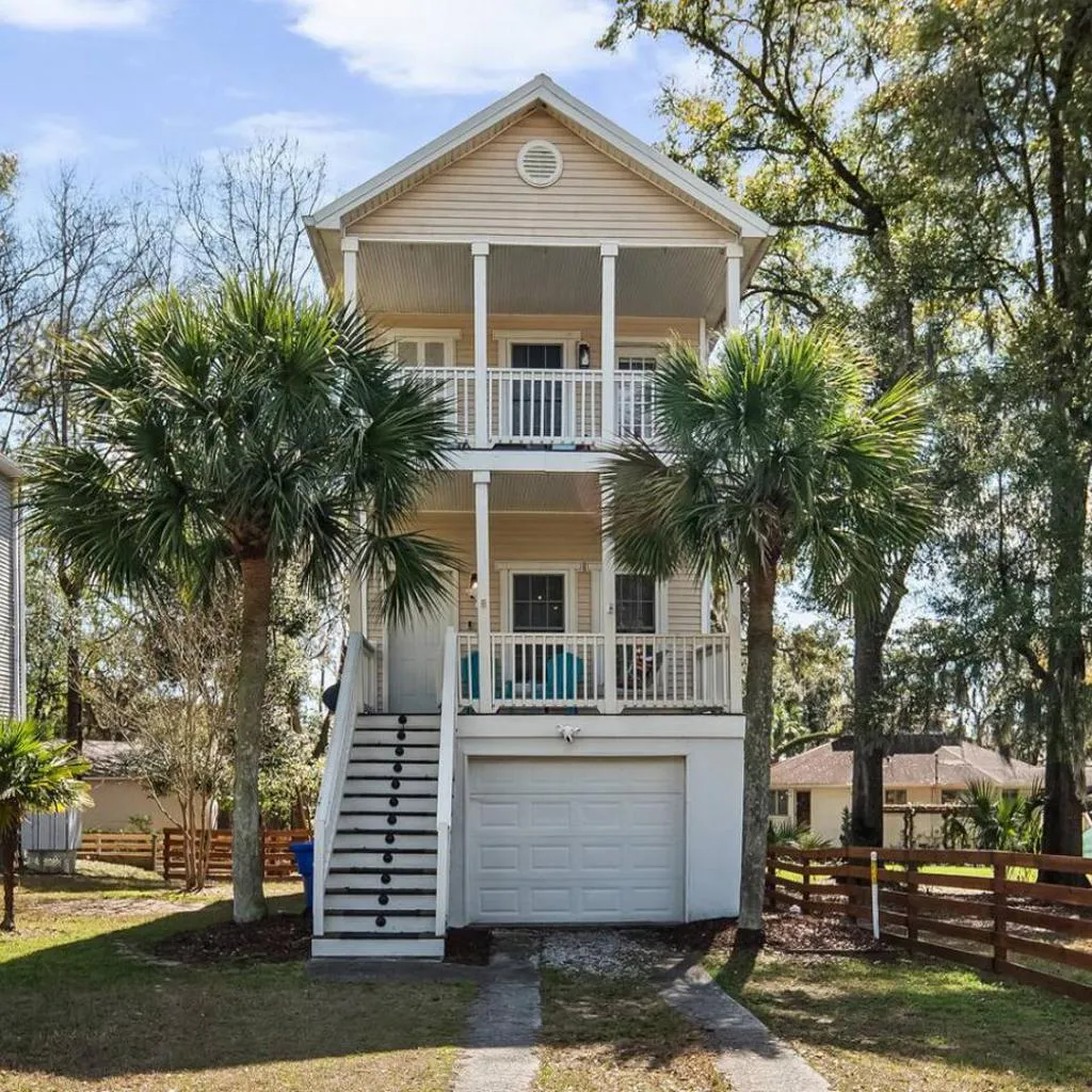 Photograph of Charleston 3BR Home · 3 Baths · Porches · Dogs OK
