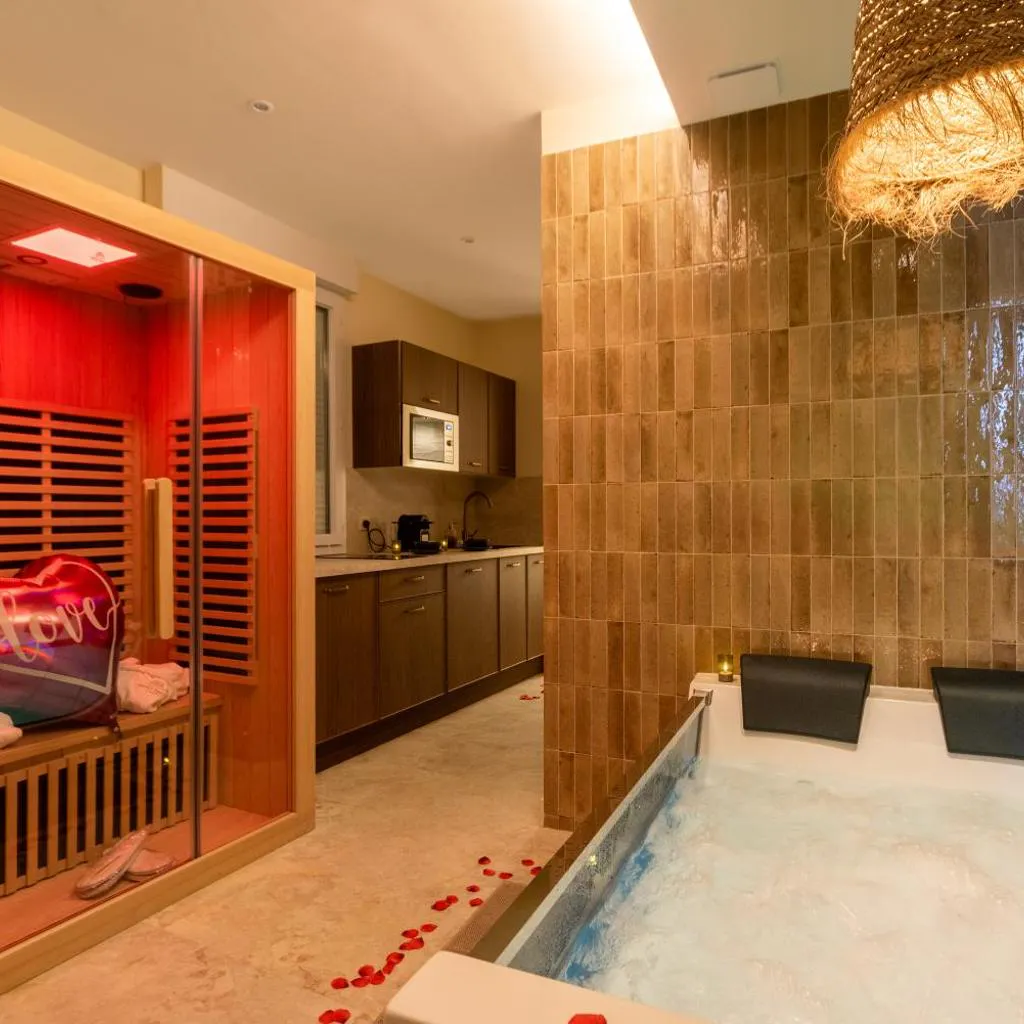 Photograph of Bali Évasion - Jacuzzi & Sauna Privatif à Nice