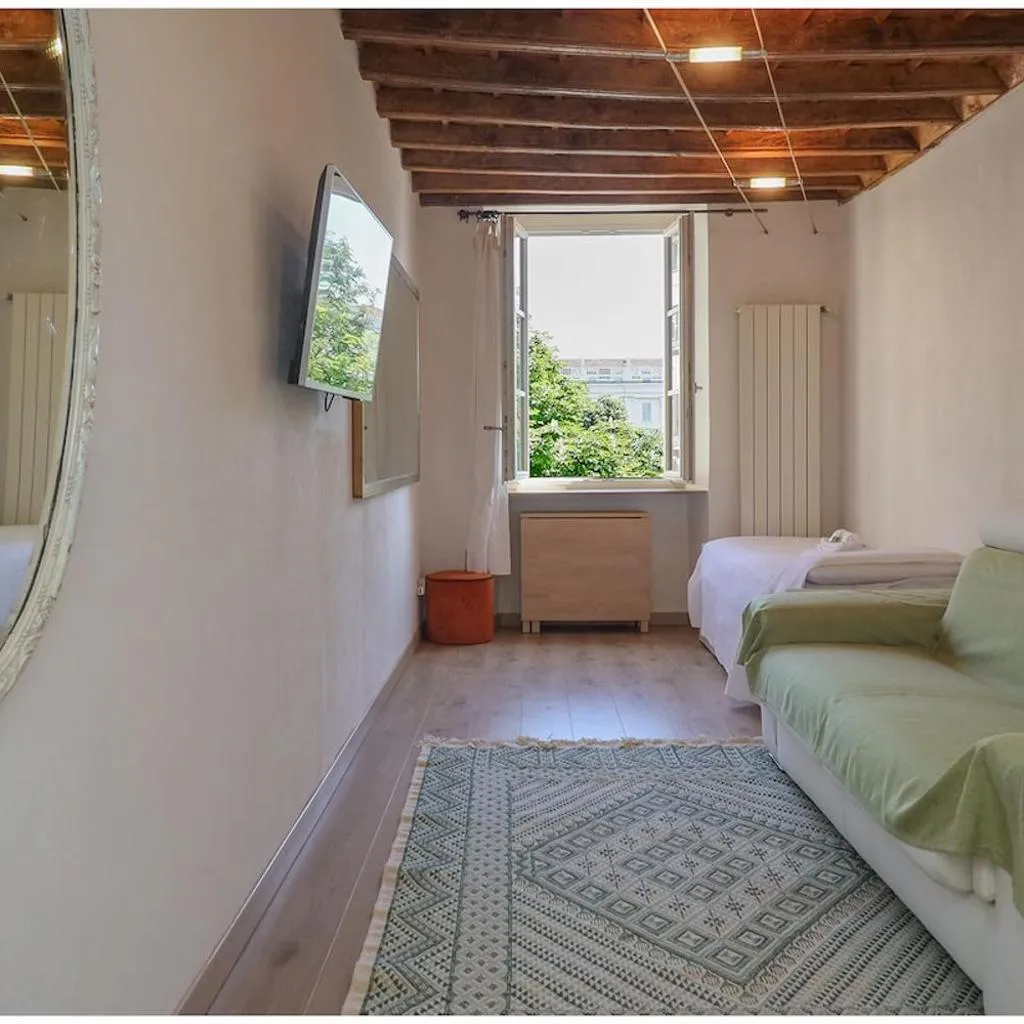 Photograph of Carlina Charme 10 minutes from Porta Nuova - WIFI
