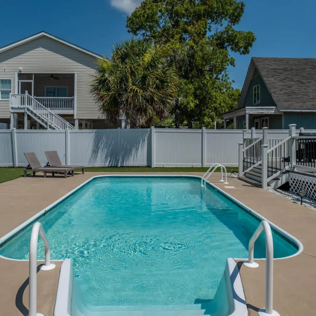 Photograph of Immaculate Home With Putting Green and Private Pool! Pet Friendly 6 Bedroom- 4 Bath Duplex A&B