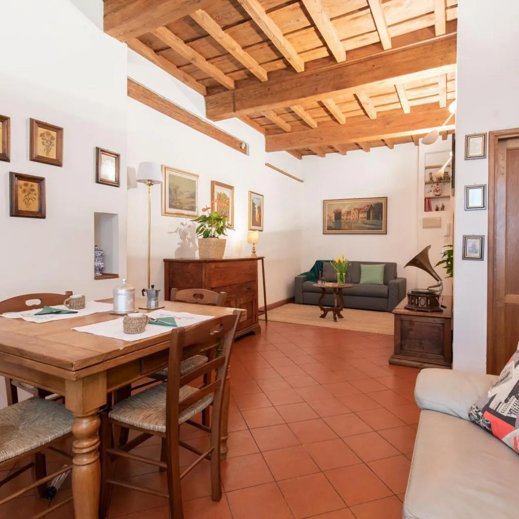 Photograph of Pepi Dining at the sunrise Florence