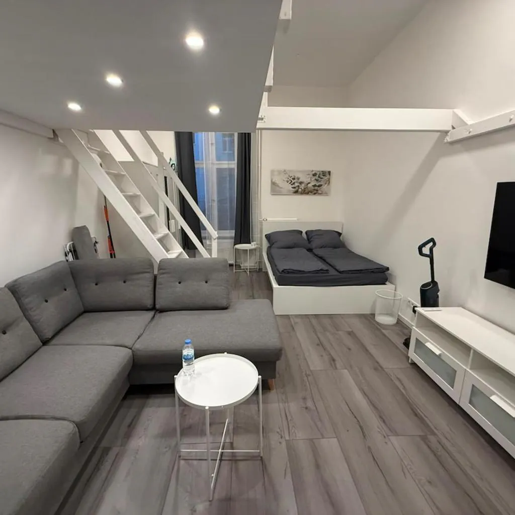 Photograph of Modern Flat in Vibrant Richardkiez