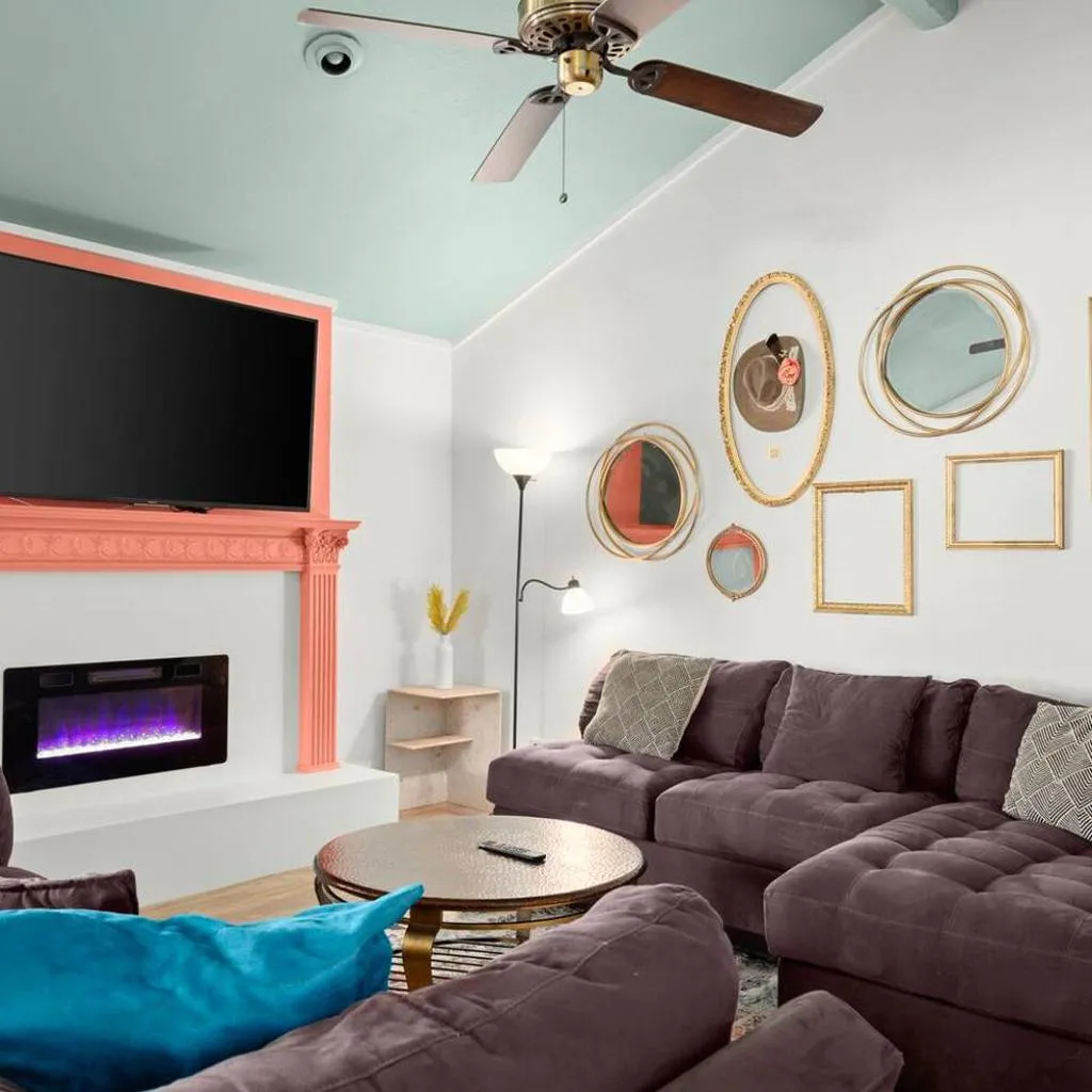 Photograph of New Remodeled 4 BDRM Central Austin W/Pool & Patio