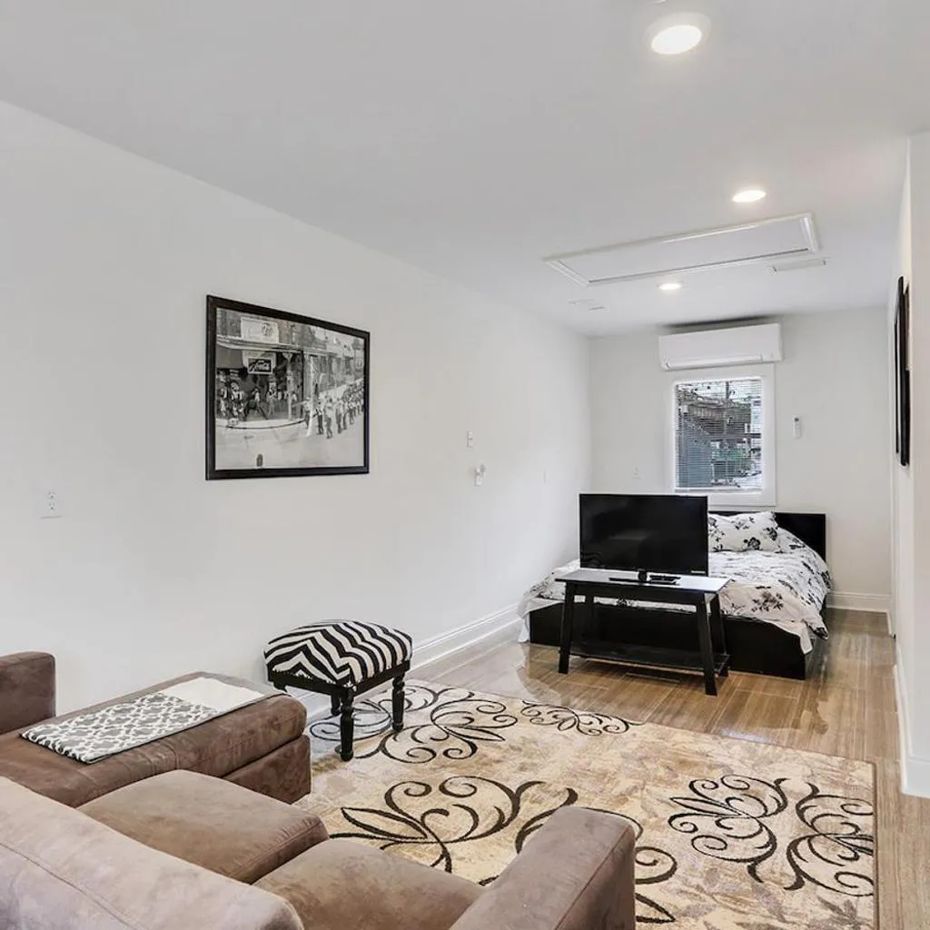 Photograph of Cute Studio 7blocks from French Q steps to Jazz venues, free gated parking included