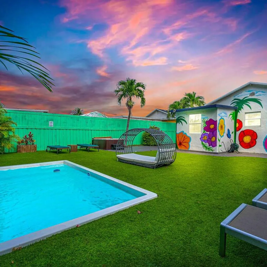 Photograph of La Casa Flora Private PoolHot tubSleeps 18