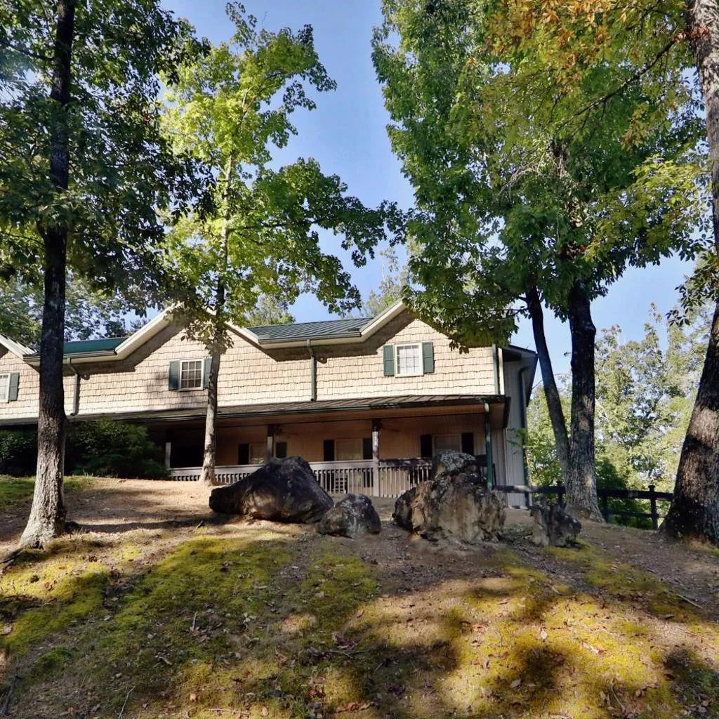 Photograph of Oak Tree Lodge #3 by Eden Crest Vacation Rentals