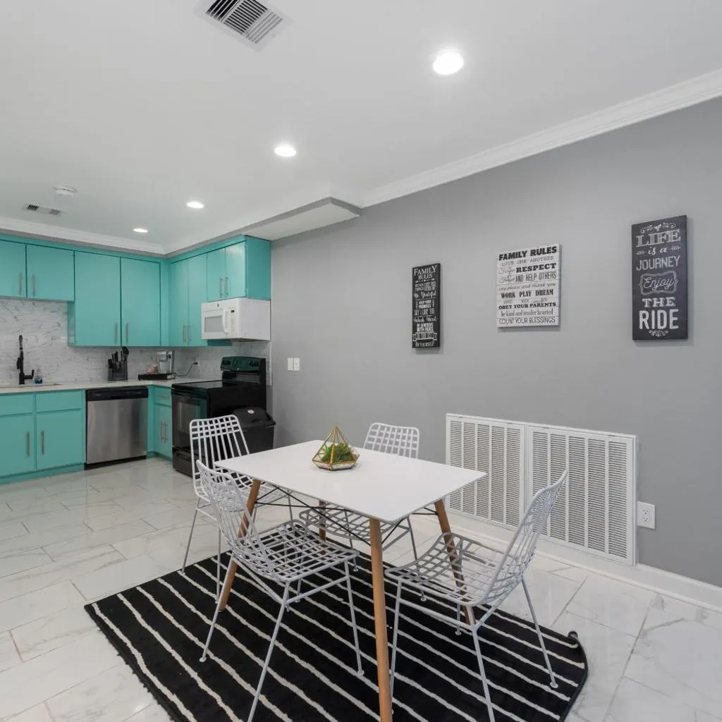 Photograph of Spacious 2BR Apt with King Beds & Fully Equipped Kitchen